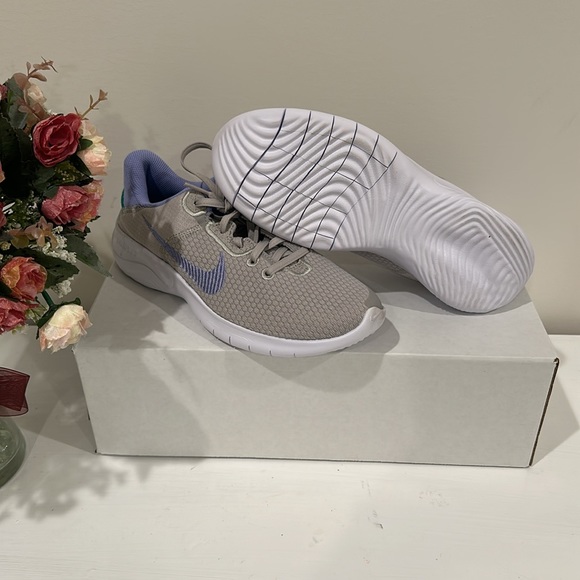 New Women’s Nike Flex Experience Run 11 Size 8 - Picture 5 of 9